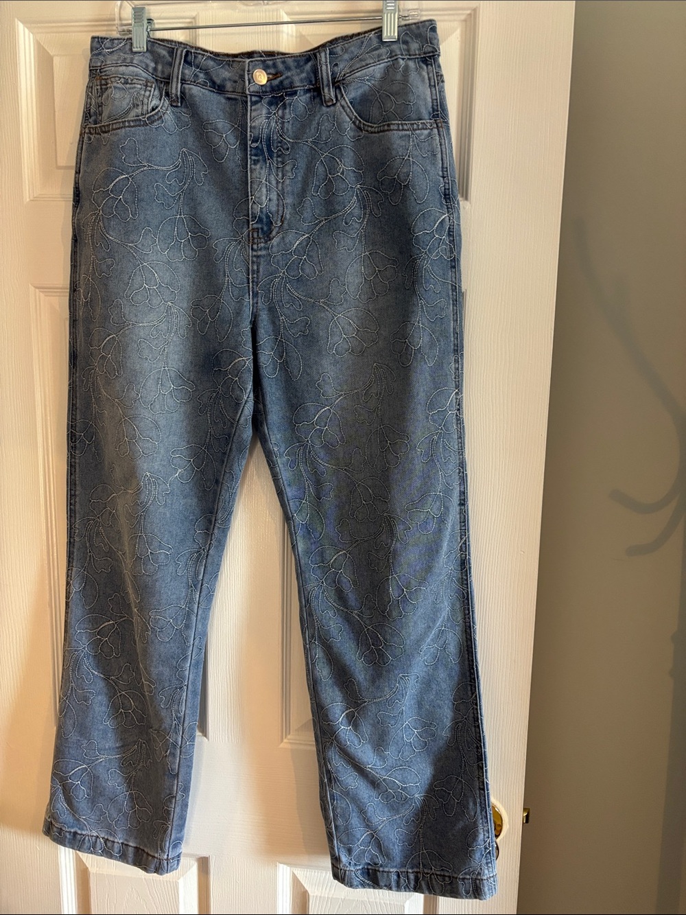 Women’s Blue Denim Jeans with Subtle Floral Embroidery